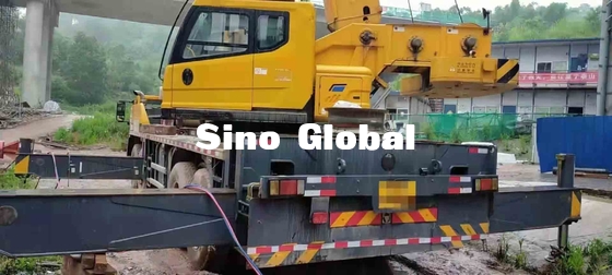 50 100kmごとのトンによって使用されるトラック クレーンXCMG QY50KA 40L石油消費